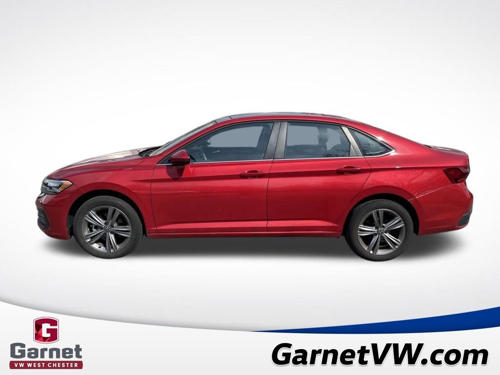 Used 2023 Volkswagen Jetta SE w/ Panoramic Sunroof Package image 2