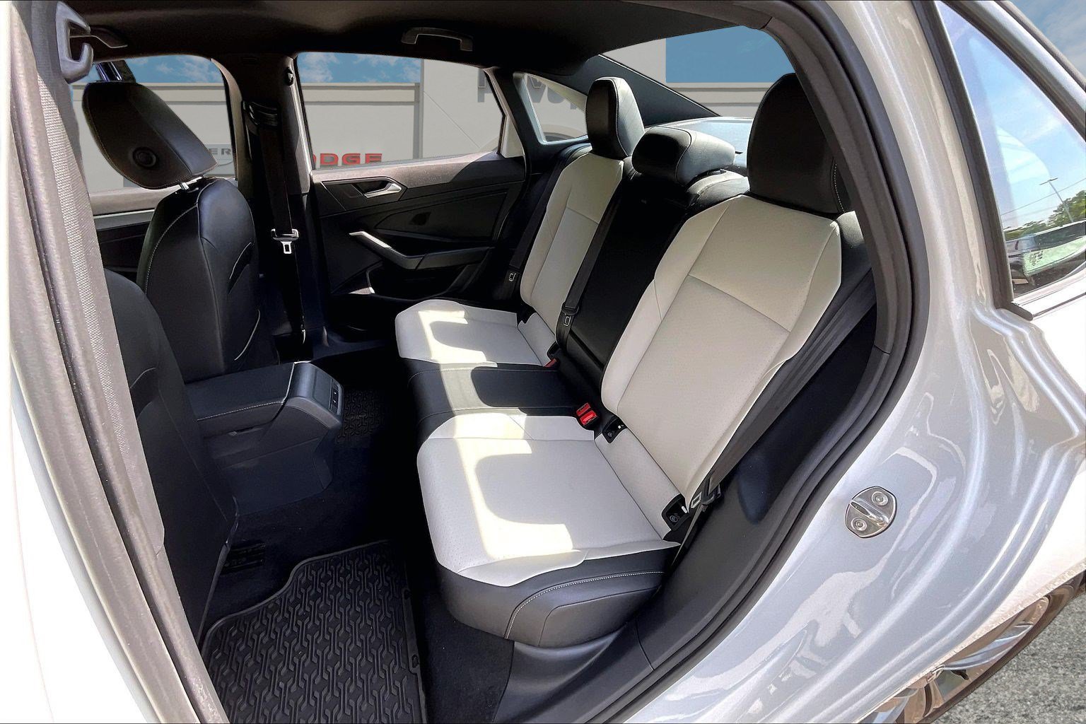 Used 2019 Volkswagen Jetta R-Line w/ R-Line Cold Weather Package FWD image 24