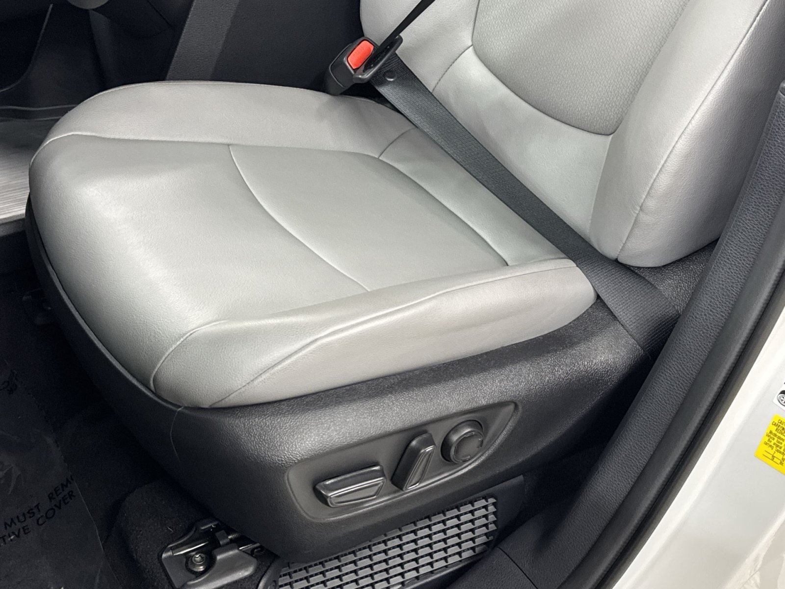 Used 2026 Toyota Sienna XLE FWD image 26