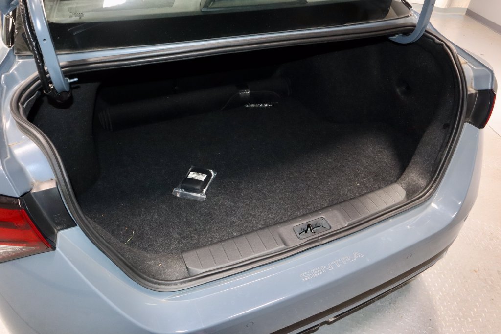 Certified 2025 Nissan Sentra SR w/ SR Premium Package FWD image 12
