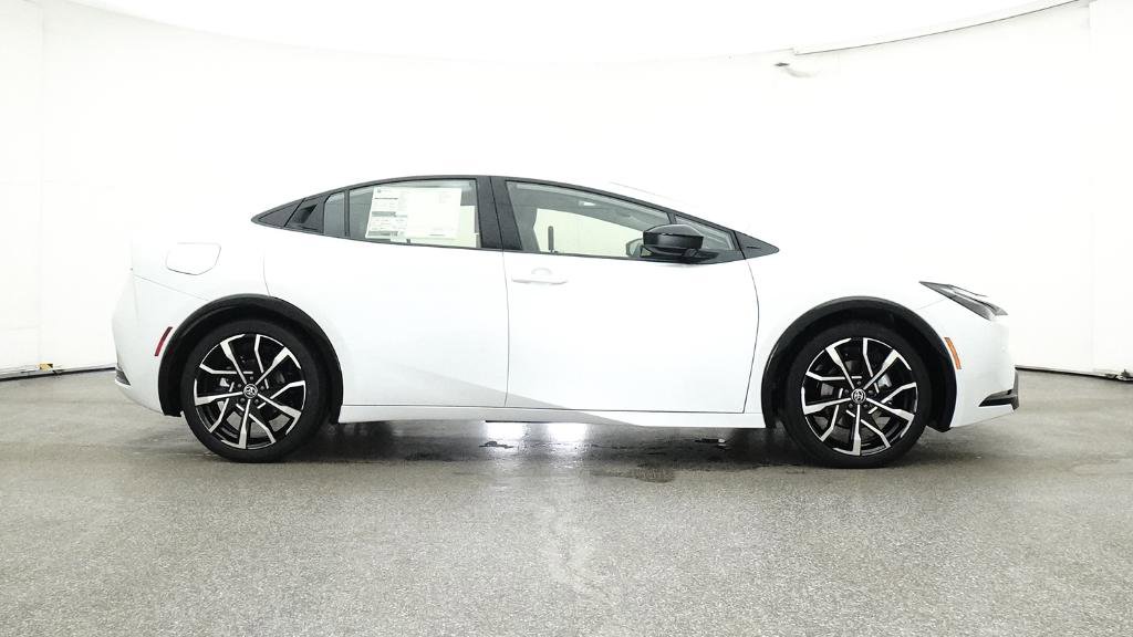 New 2025 Toyota Prius Plug-In Hybrid FWD image 26