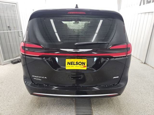 New 2026 Chrysler Pacifica Select AWD/4WD image 8