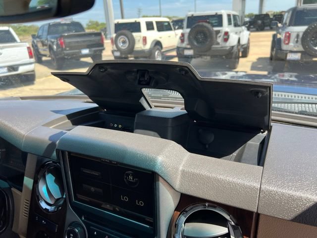 Used 2015 Ford F250 Lariat w/ FX4 Off-Road Package AWD/4WD image 41