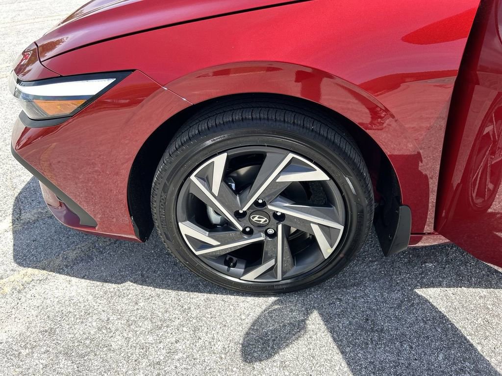 New 2025 Hyundai Elantra SEL image 30