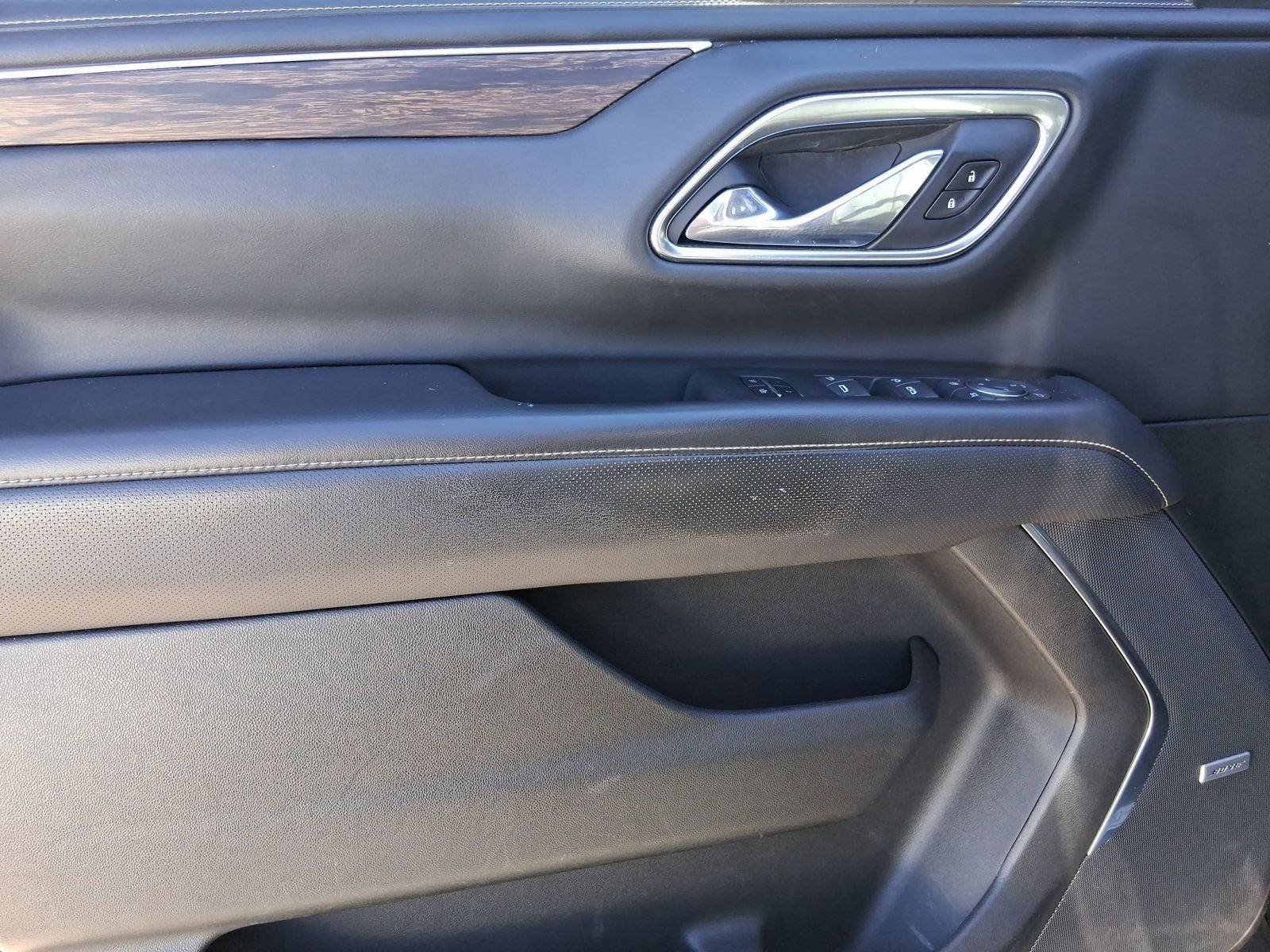 Used 2021 Chevrolet Tahoe Premier w/ Premium Package image 11