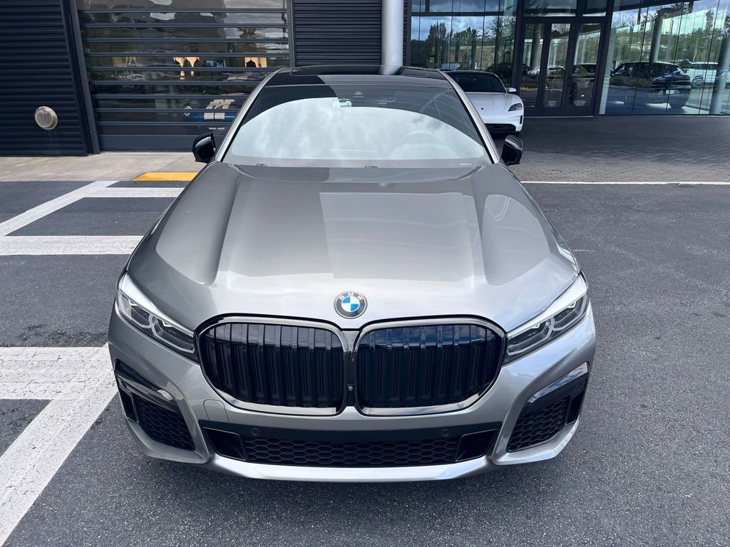Used 2022 BMW 740i w/ M Sport Package image 8