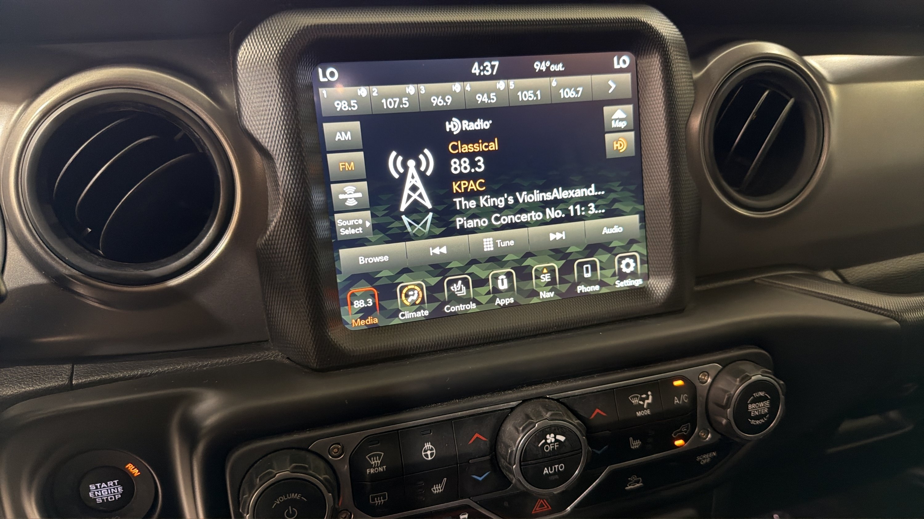 Used 2023 Jeep Wrangler Unlimited w/ Cold Weather Group AWD/4WD image 18
