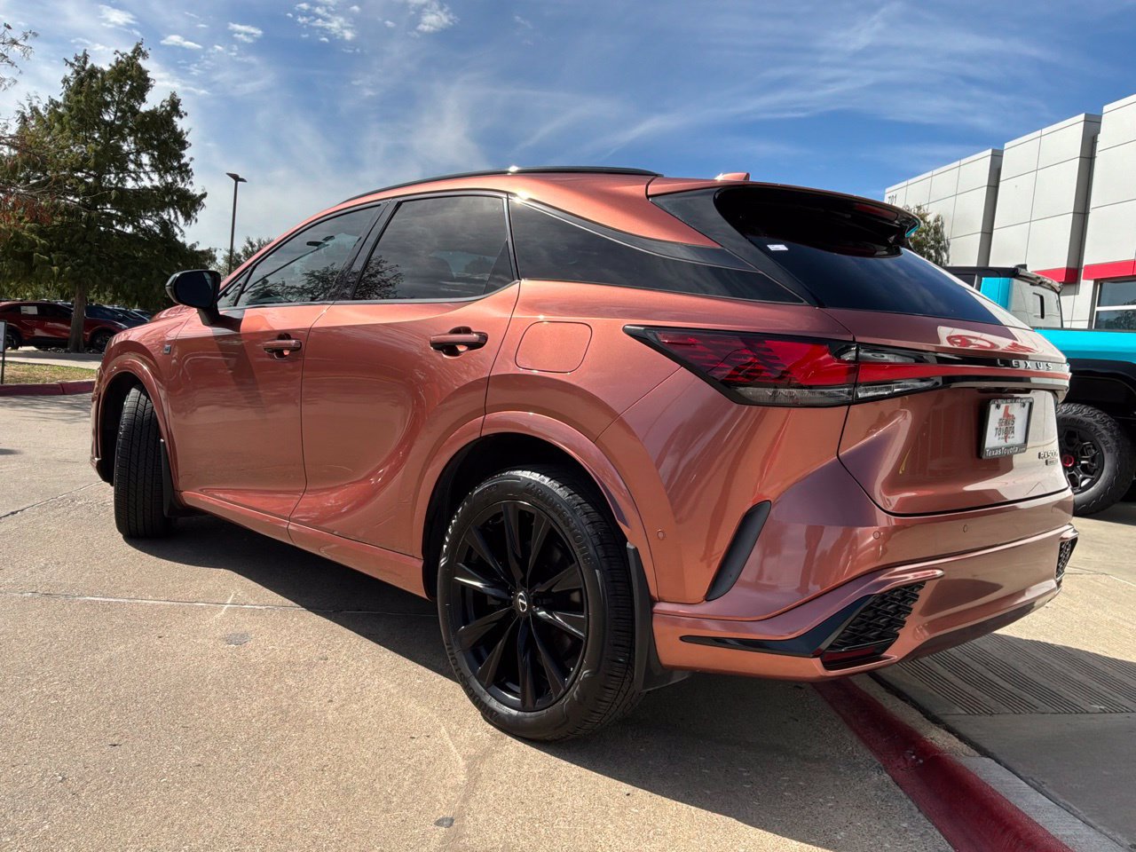 Used 2024 Lexus RX 500h F Sport w/ Convenience Package AWD/4WD image 8