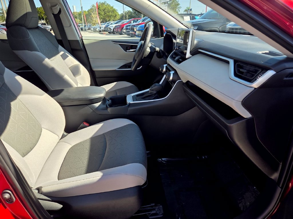 Used 2025 Toyota RAV4 XLE w/ Convenience Package FWD image 17
