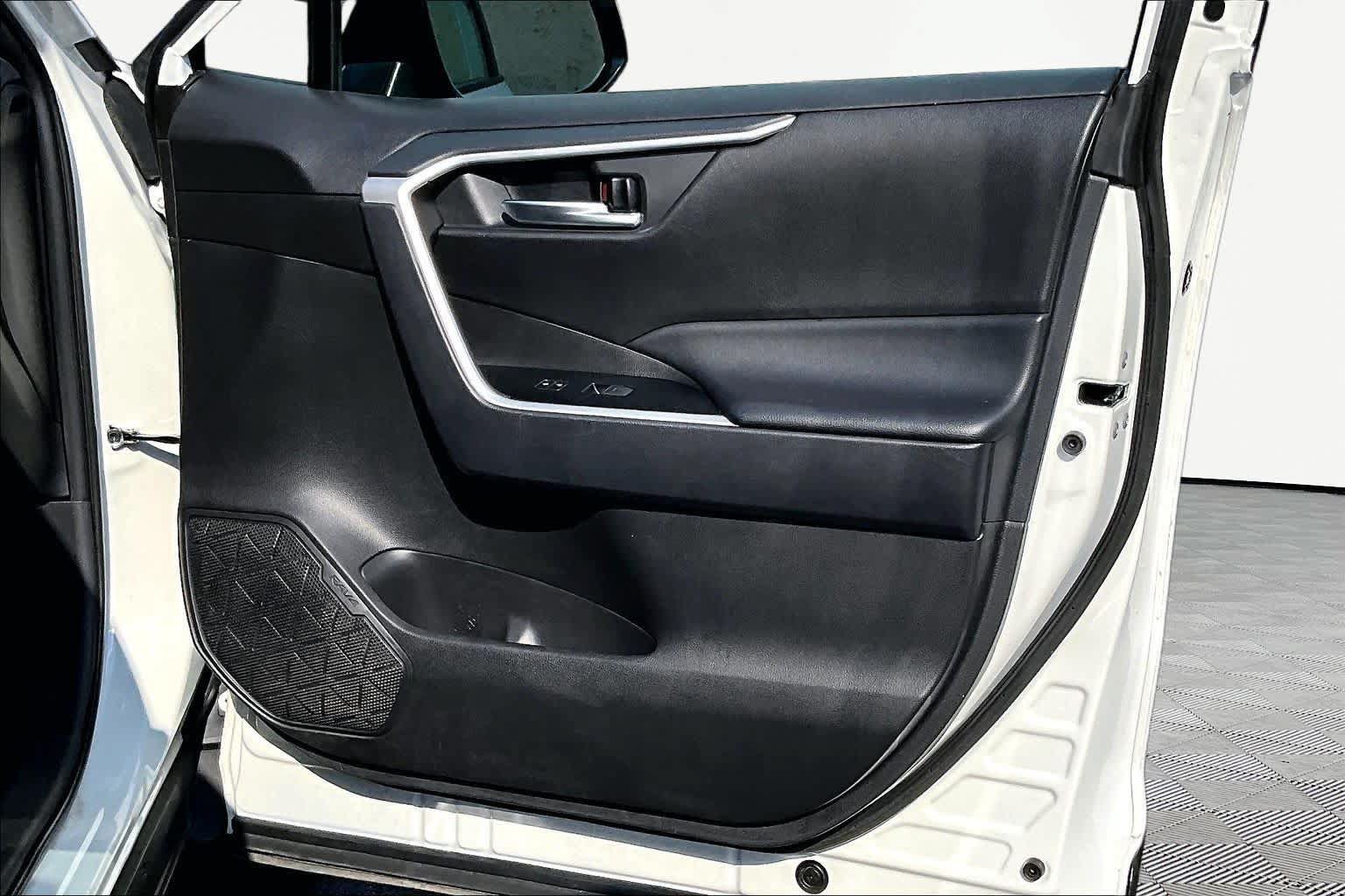 Certified 2025 Toyota RAV4 XLE AWD/4WD image 23