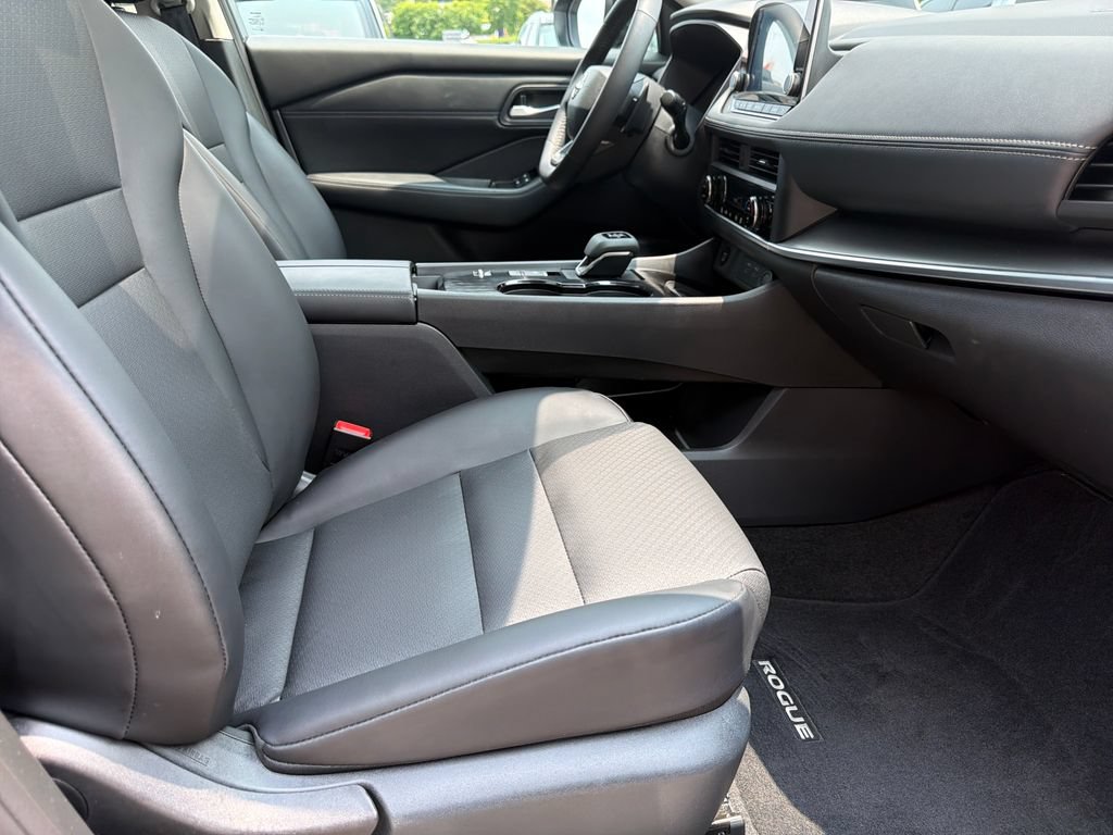 Used 2026 Nissan Rogue Dark Armor FWD image 47