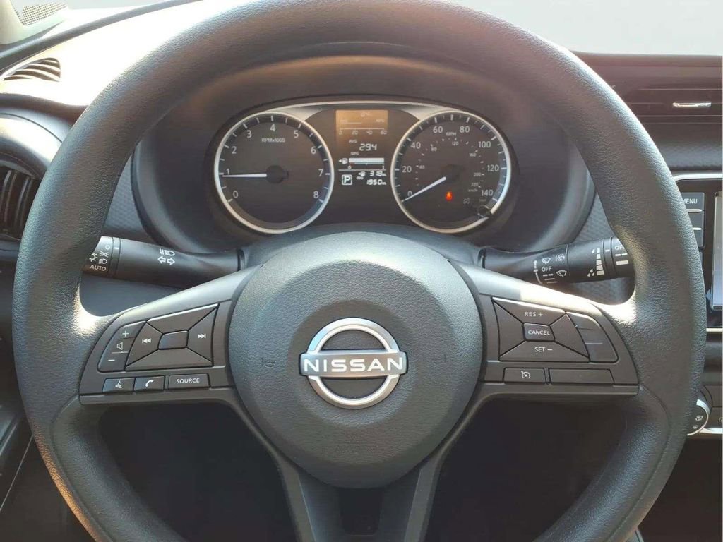 Used 2025 Nissan Kicks Play S image 14