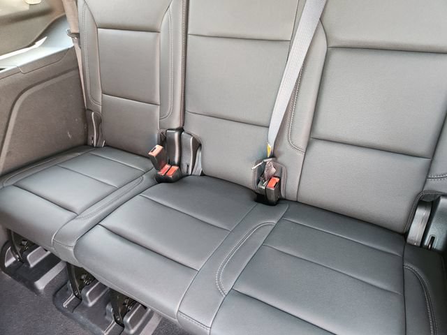 Used 2022 Chevrolet Tahoe Z71 w/ Luxury Package AWD/4WD image 31