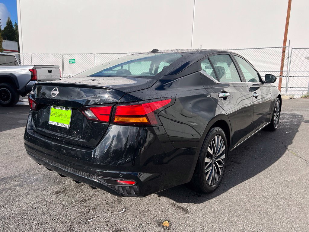 Used 2025 Nissan Altima 2.5 SV FWD image 4