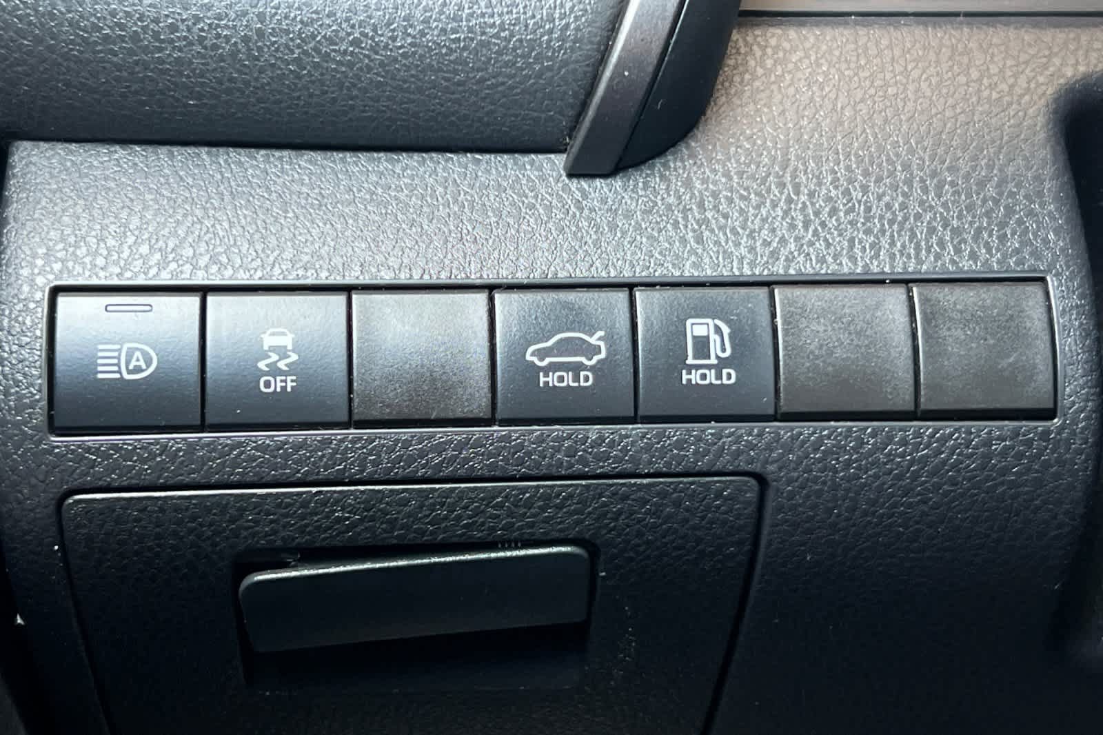 Used 2021 Toyota Camry SE FWD image 27