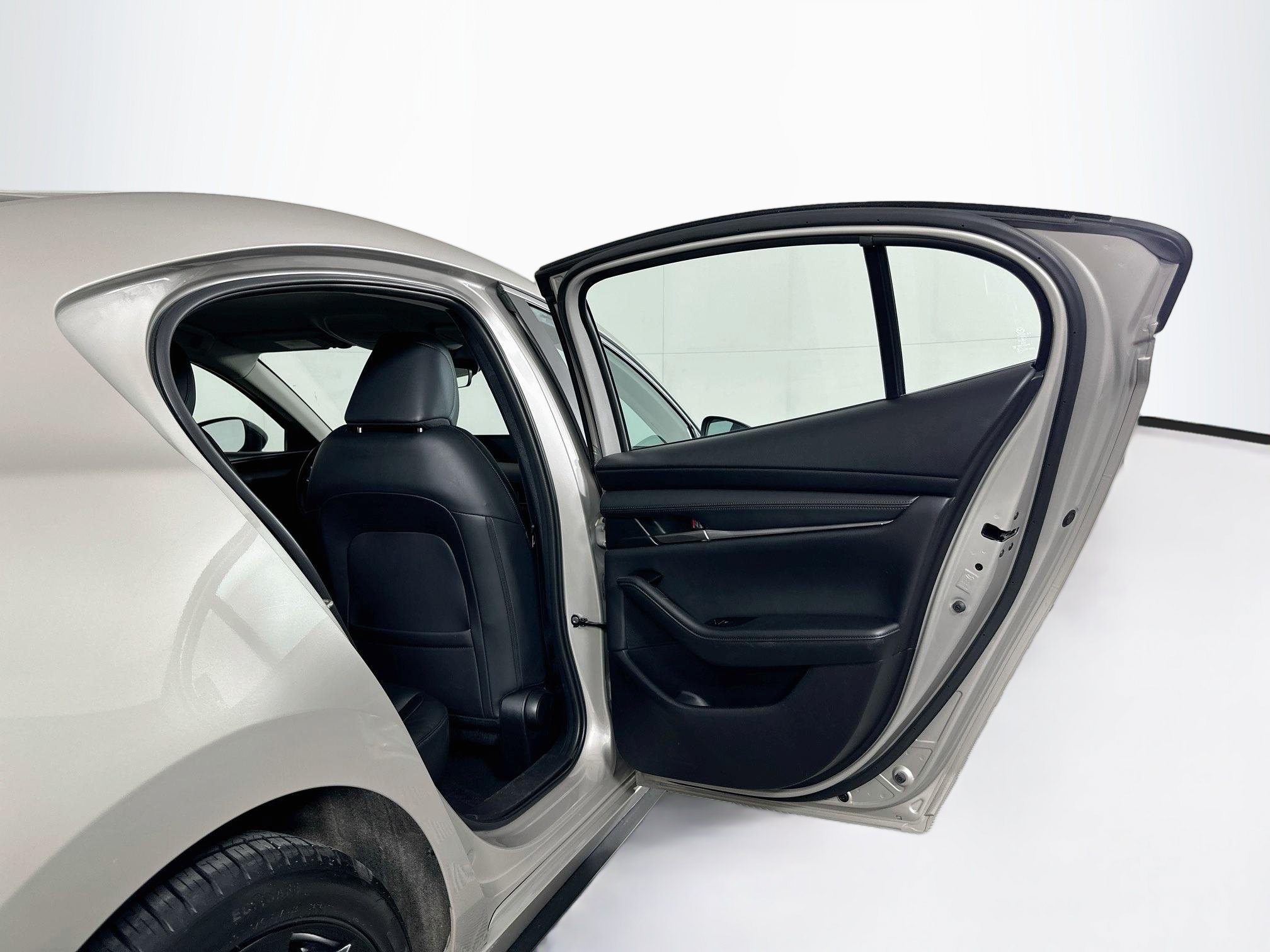Used 2025 MAZDA MAZDA3 s FWD image 29