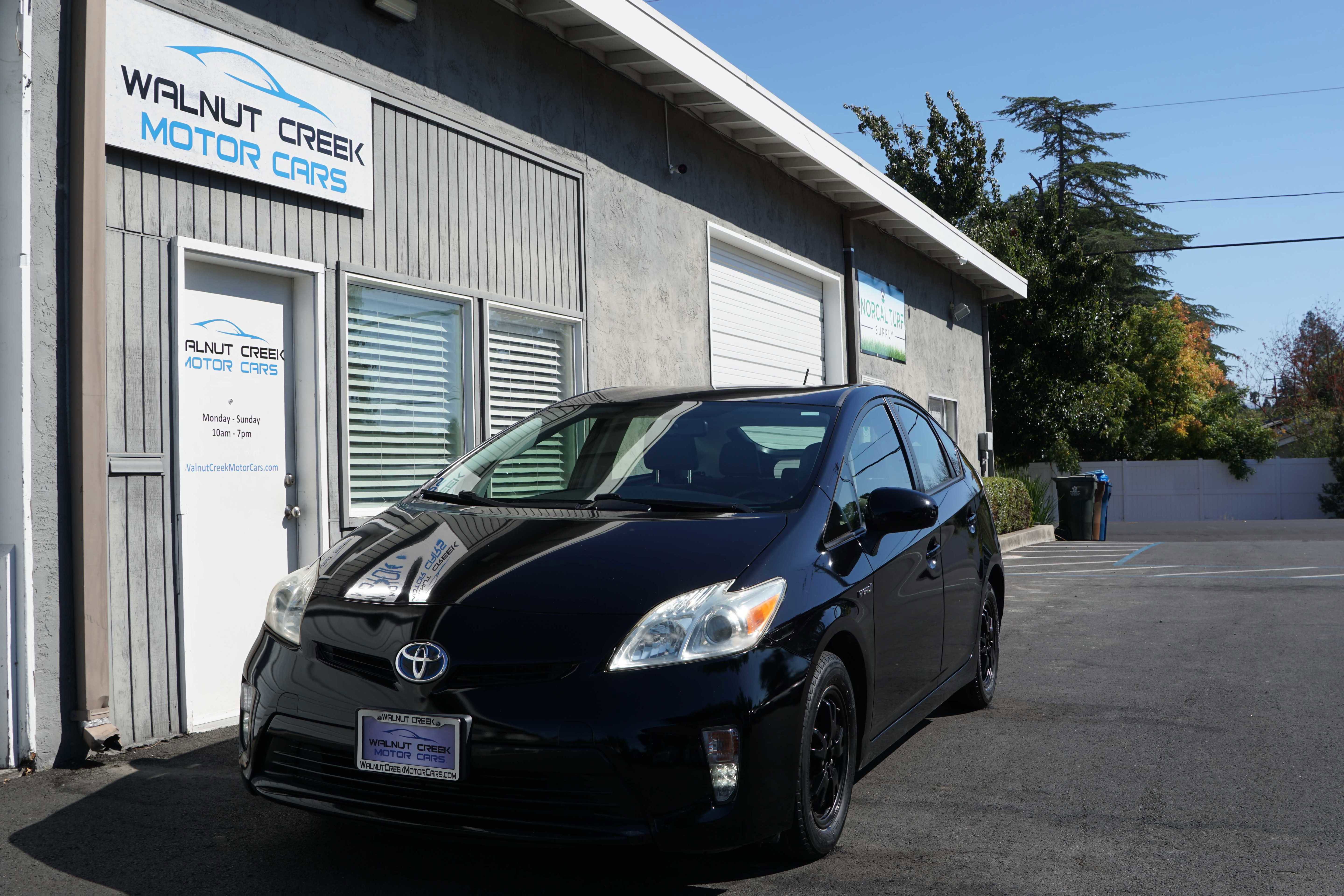 Used 2013 Toyota Prius Three image 1