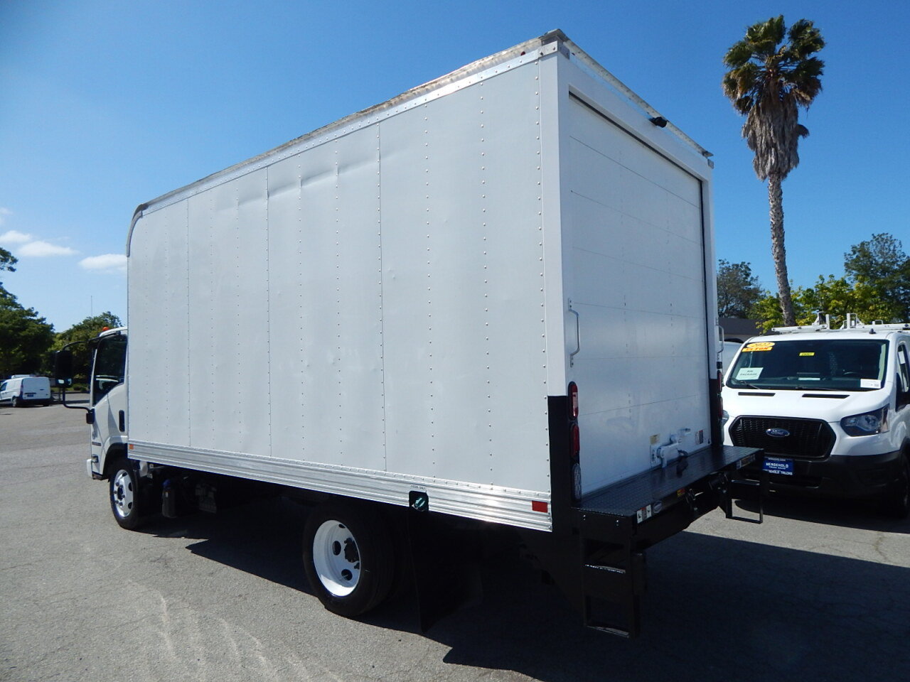 Used 2021 Isuzu NPR RWD image 6