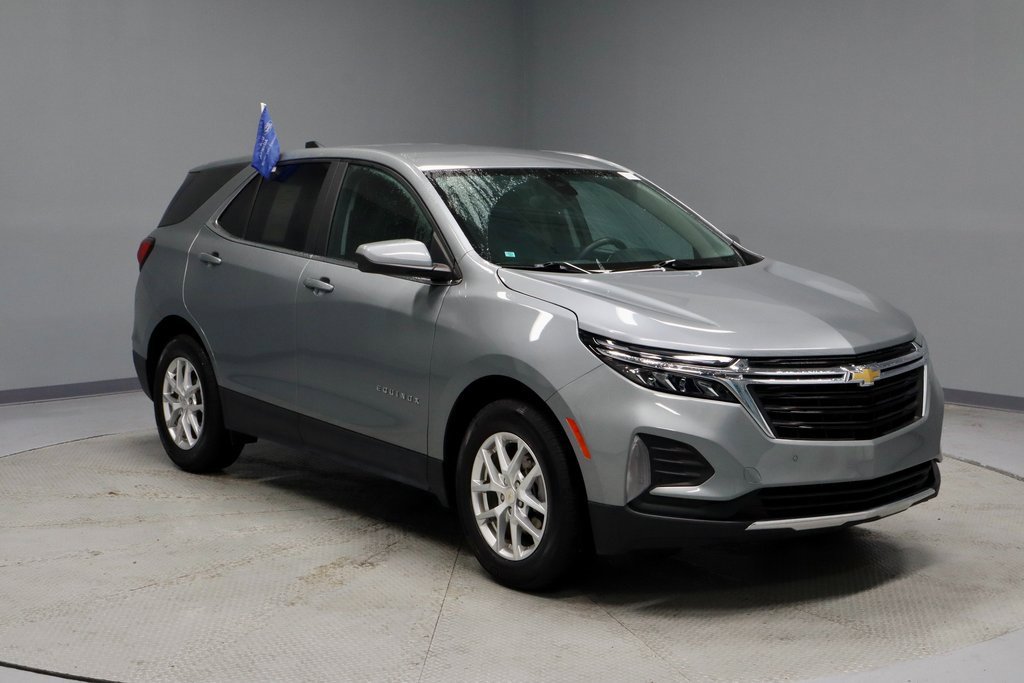 Used 2024 Chevrolet Equinox LT w/ LPO, Floor Liner Package image 1