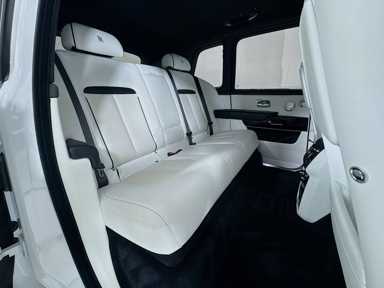 Certified 2021 Rolls-Royce Cullinan AWD/4WD image 27