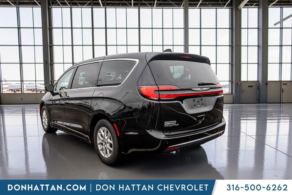 Used 2023 Chrysler Pacifica Touring-L FWD image 29