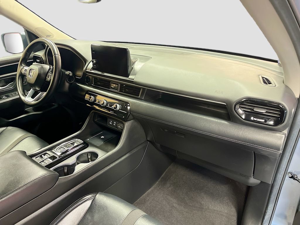 Used 2025 Honda Pilot Touring image 32