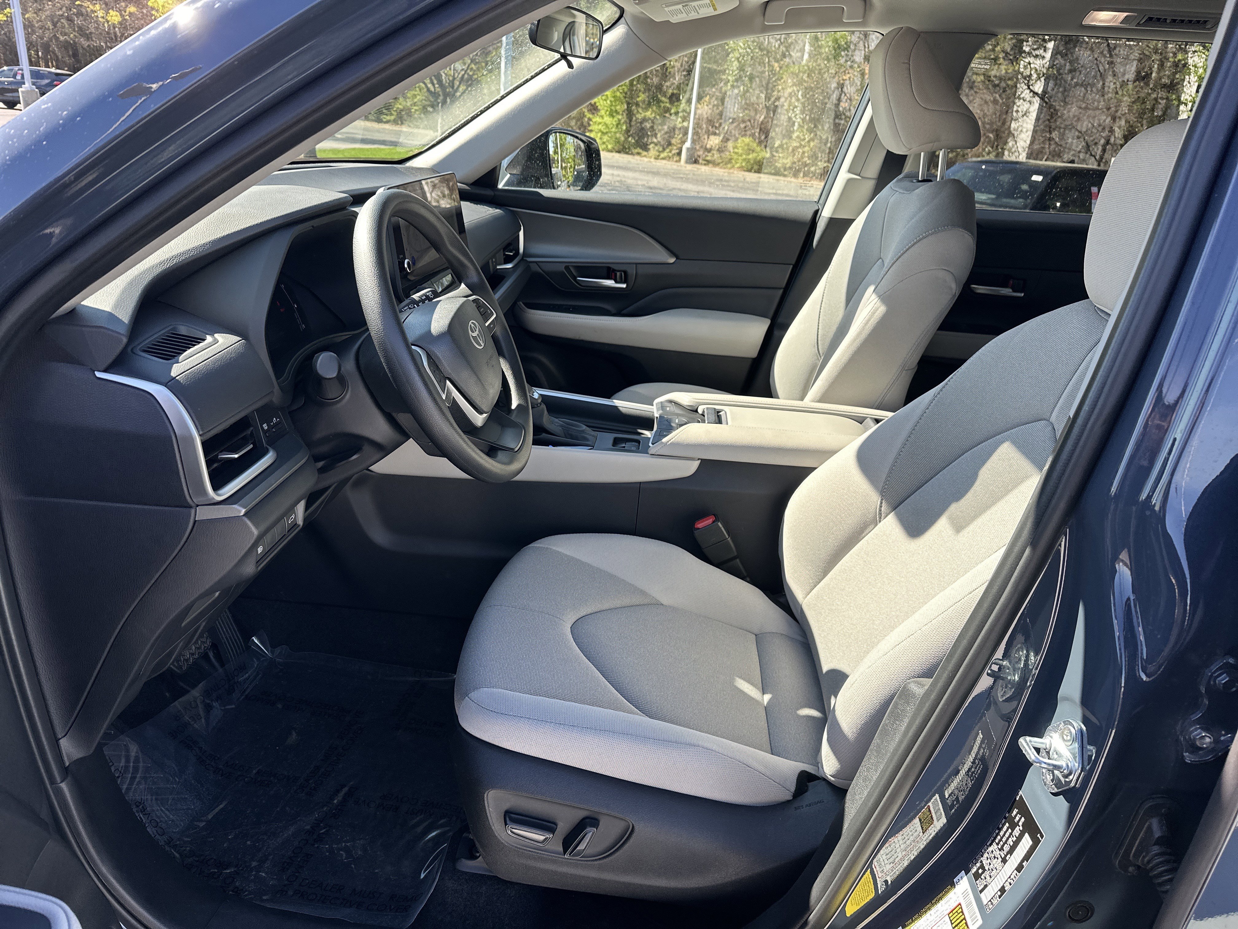 Certified 2025 Toyota Grand Highlander FWD image 16