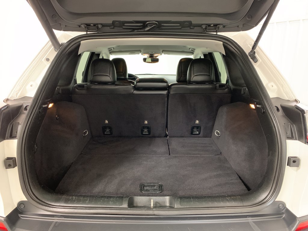 Used 2019 Jeep Cherokee Limited w/ Luxury Group AWD/4WD image 21