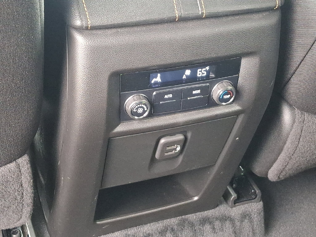 Certified 2021 Chevrolet Traverse LT FWD image 11