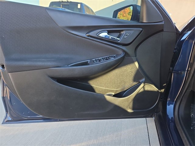 Used 2020 Chevrolet Malibu LT image 11