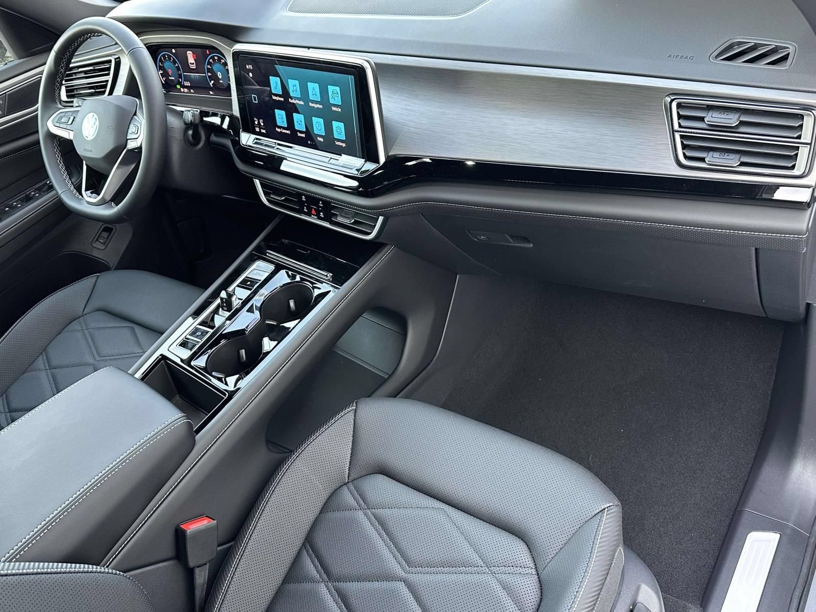 New 2026 Volkswagen Atlas Cross Sport SE AWD/4WD image 12