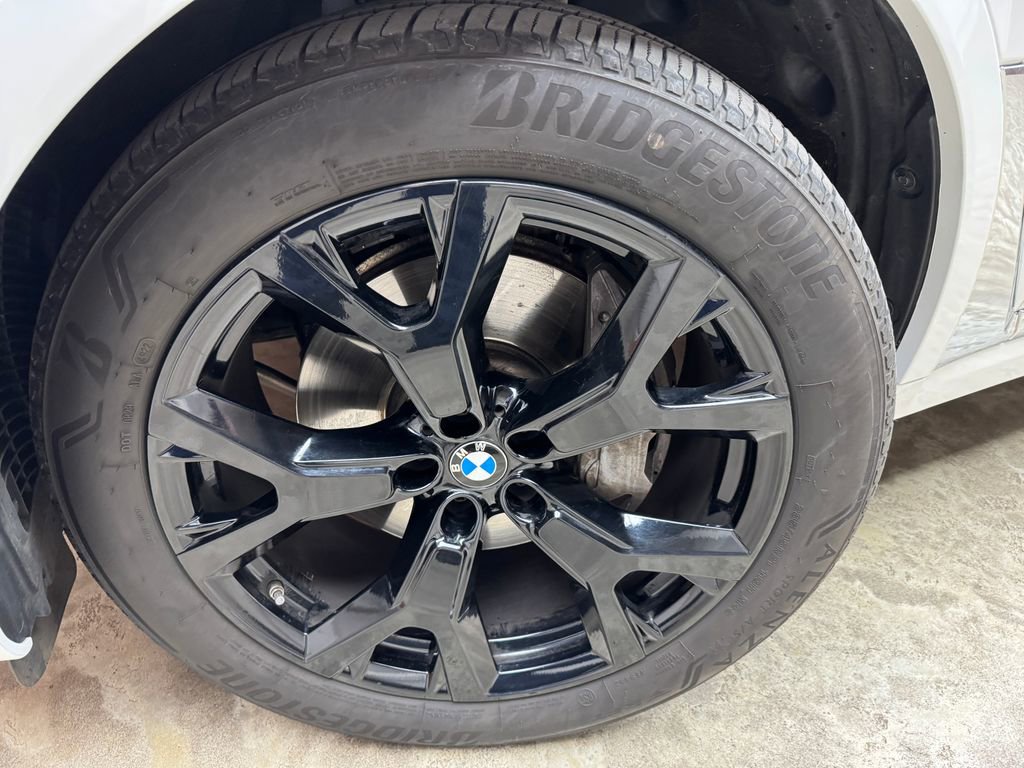 Certified 2024 BMW X7 xDrive40i w/ Climate Comfort Package image 32