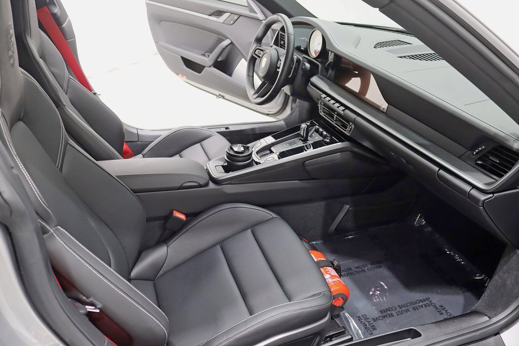 Used 2023 Porsche 911 Carrera image 32