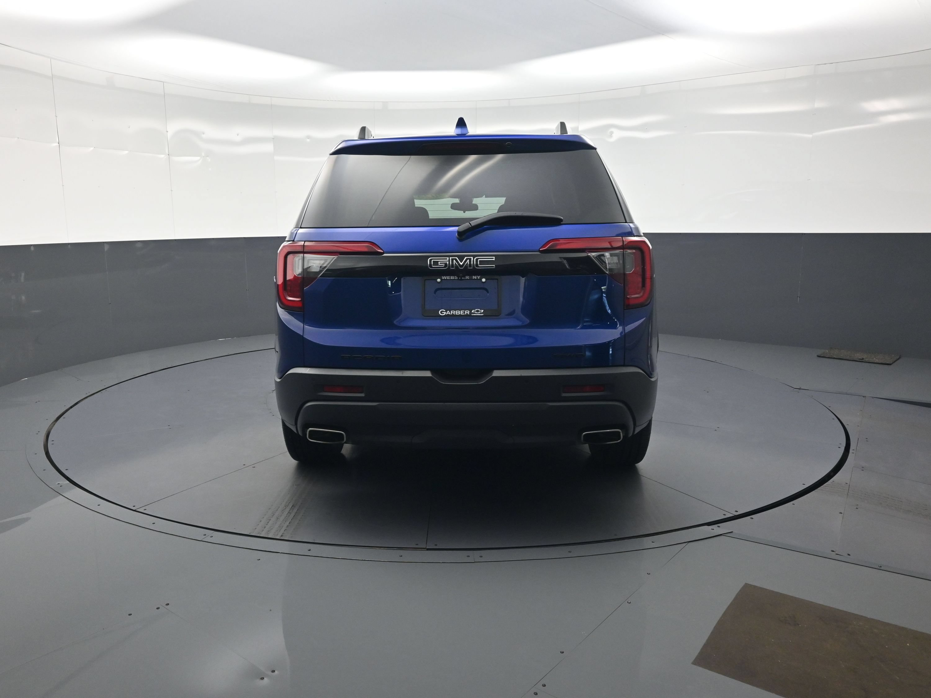 Used 2023 GMC Acadia SLE w/ Driver Convenience Package AWD/4WD image 4