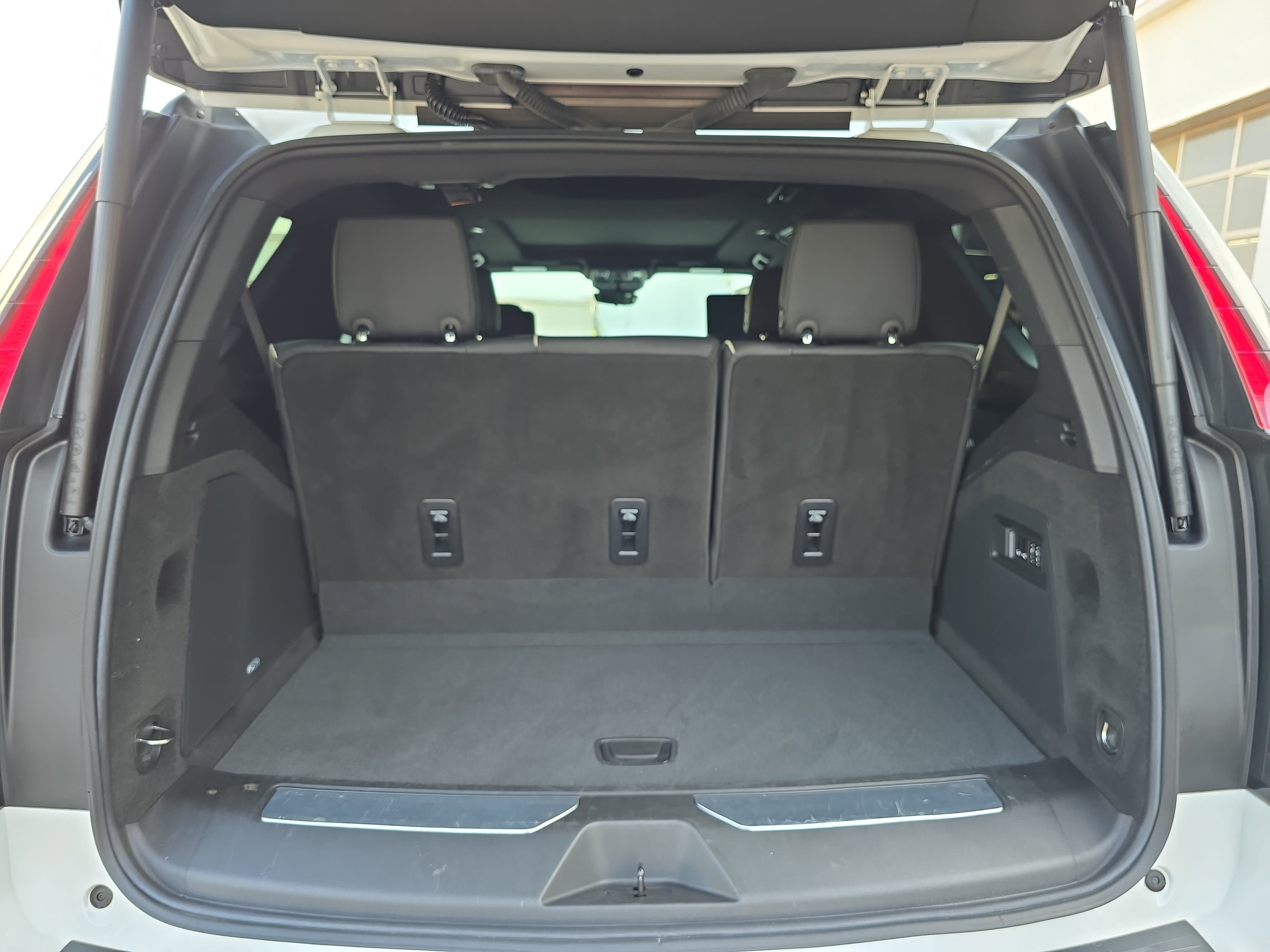 Used 2024 Cadillac Escalade Sport w/ LPO, ONYX Package AWD/4WD image 13
