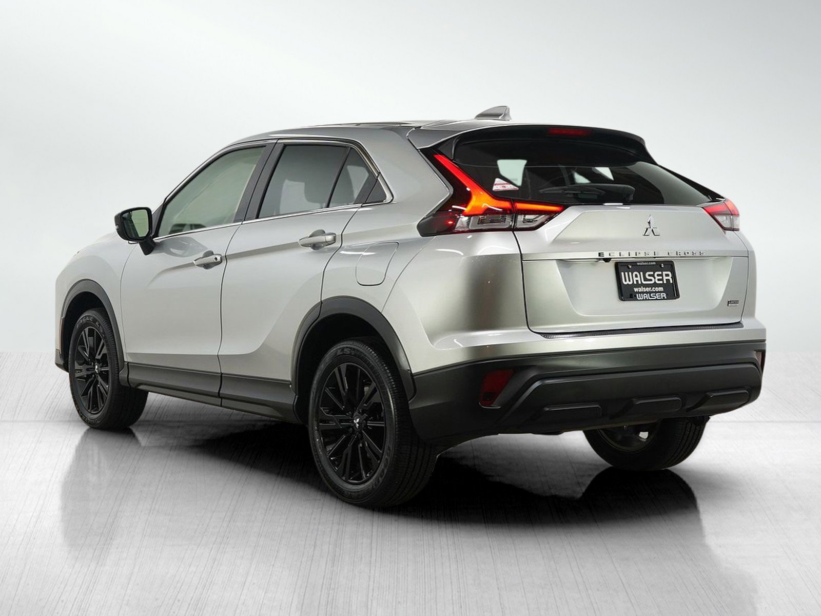 Used 2023 Mitsubishi Eclipse Cross LE image 3