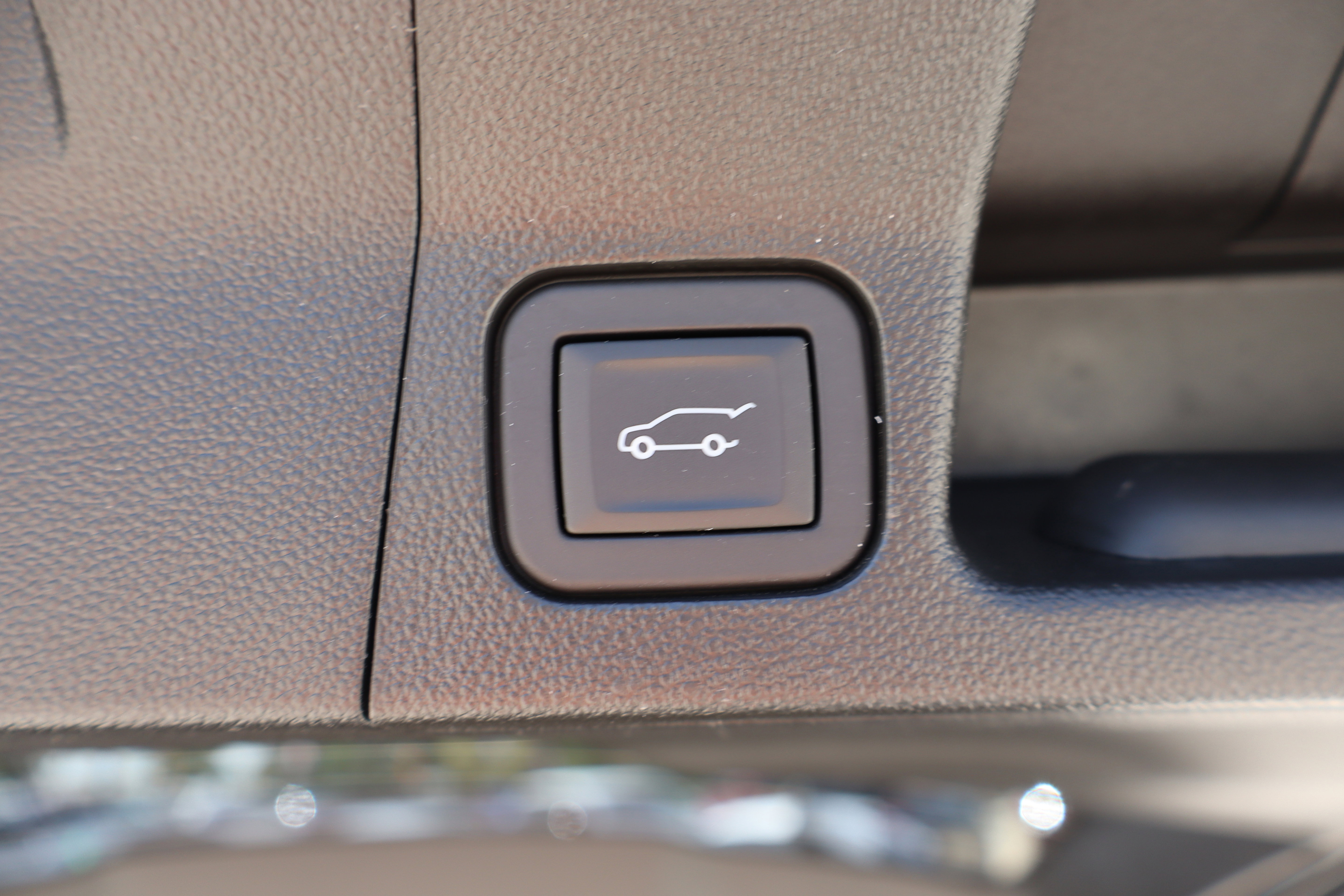 Used 2023 GMC Acadia SLT w/ Preferred Package AWD/4WD image 28