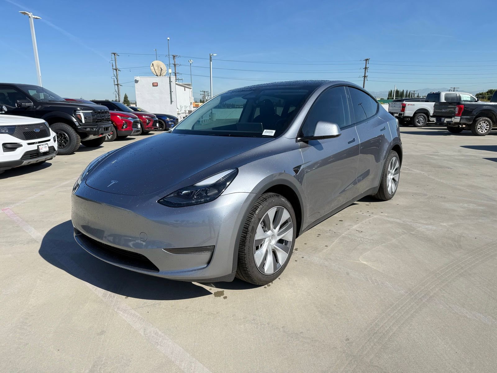 Used 2024 Tesla Model Y Long Range image 1
