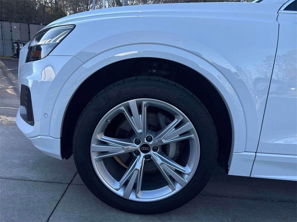 Used 2023 Audi Q8 Premium Plus image 5