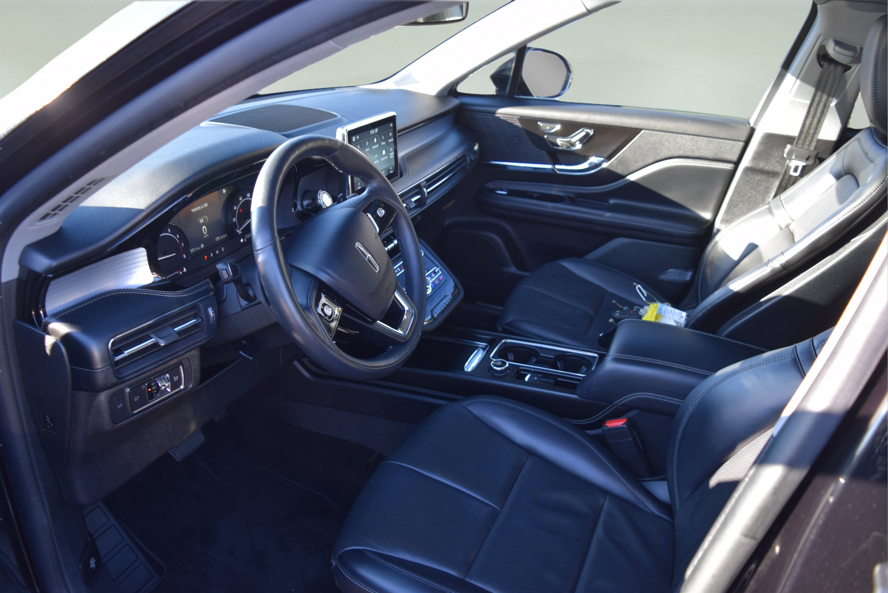 Used 2022 Lincoln Corsair AWD w/ Premium Package image 9