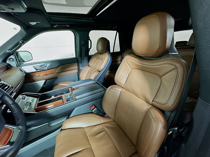 Used 2024 Lincoln Navigator Reserve AWD/4WD image 11