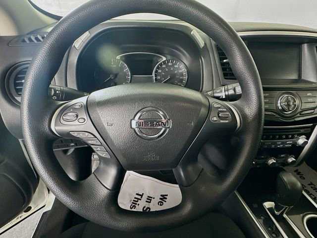 Used 2017 Nissan Pathfinder S image 12