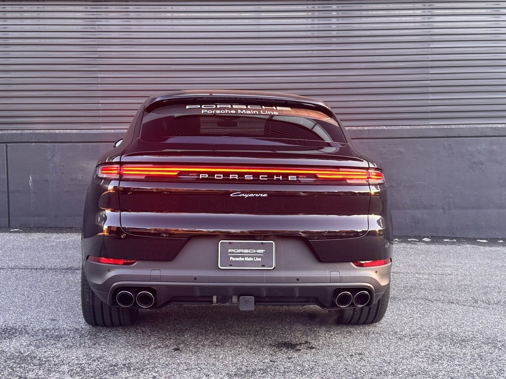 Certified 2025 Porsche Cayenne Coupe image 9