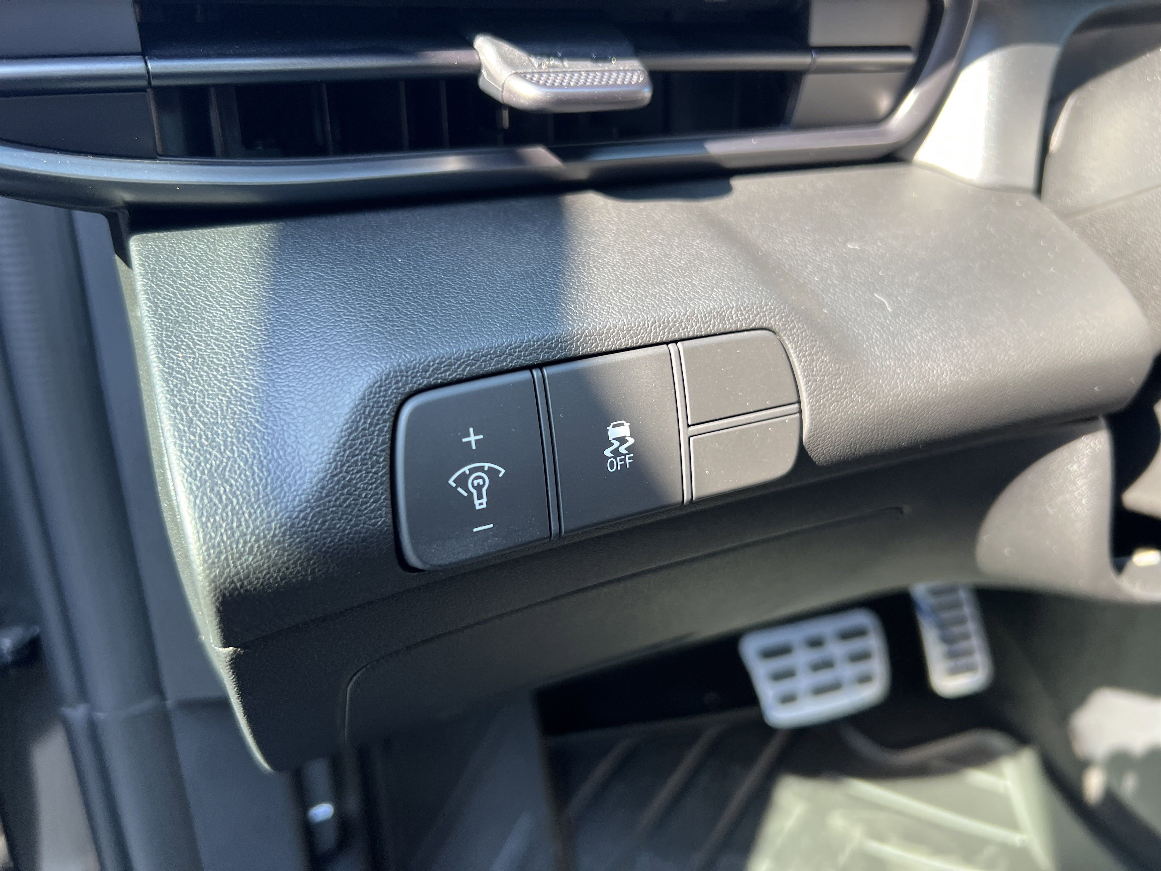 Used 2025 Hyundai Elantra Sport image 12