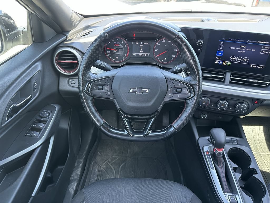 Used 2025 Chevrolet Trax RS FWD image 13
