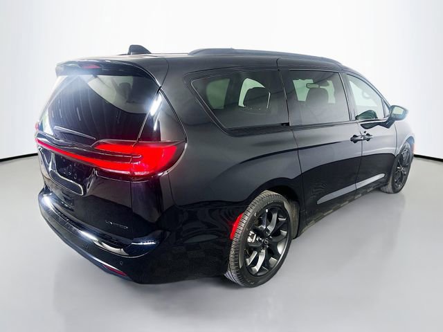 Used 2026 Chrysler Pacifica Limited w/ S Appearance Package image 8