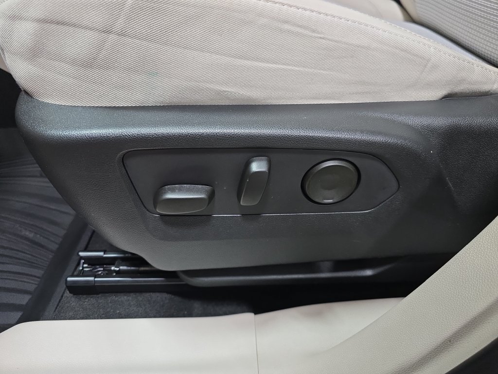 Used 2021 Buick Envision Preferred AWD/4WD image 29