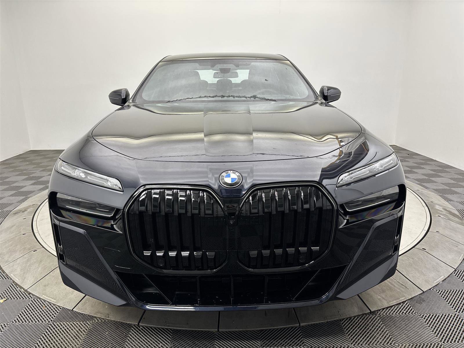 New 2026 BMW 760i xDrive w/ Executive Package image 14
