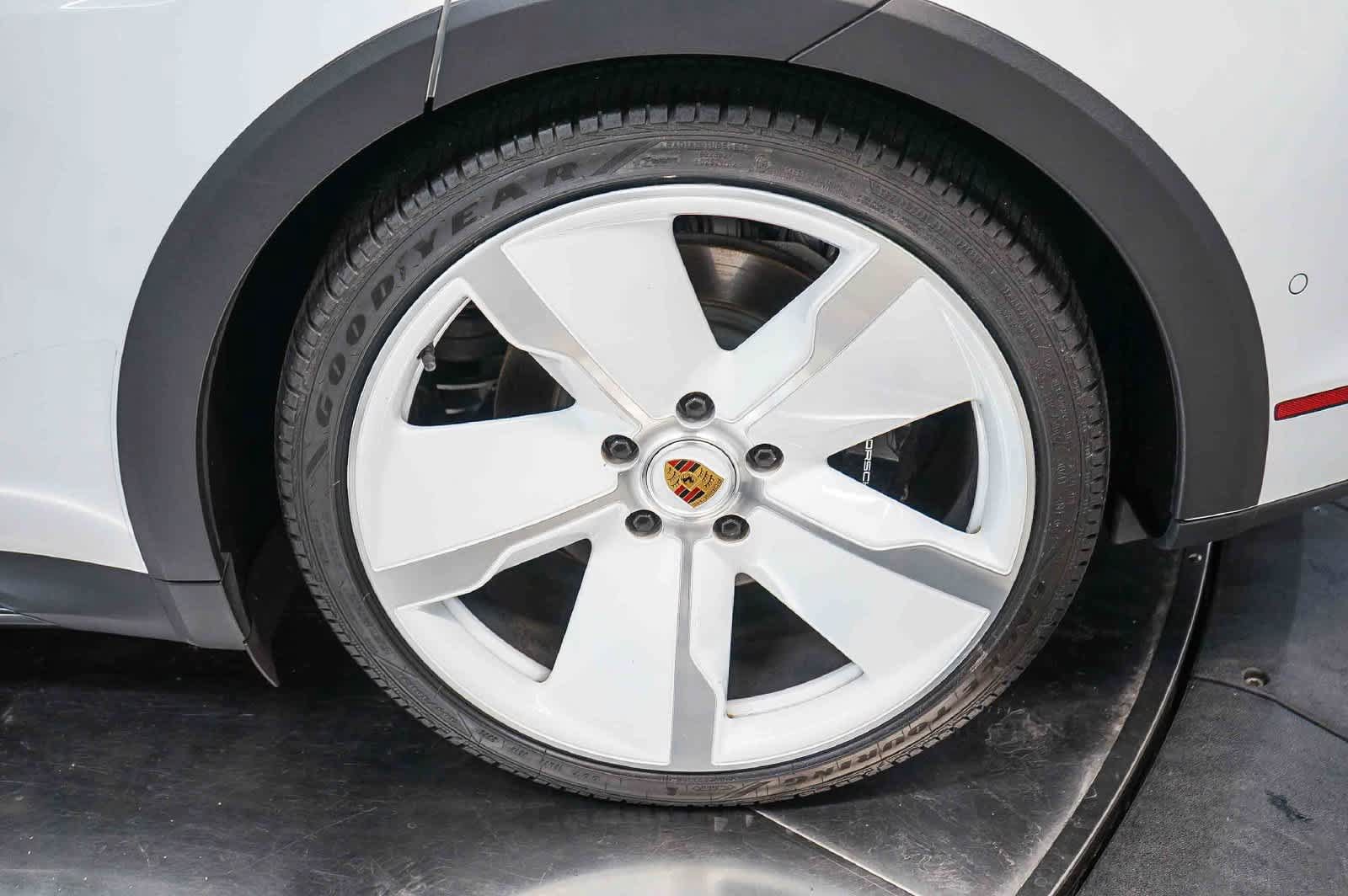 Certified 2023 Porsche Taycan 4S AWD/4WD image 13