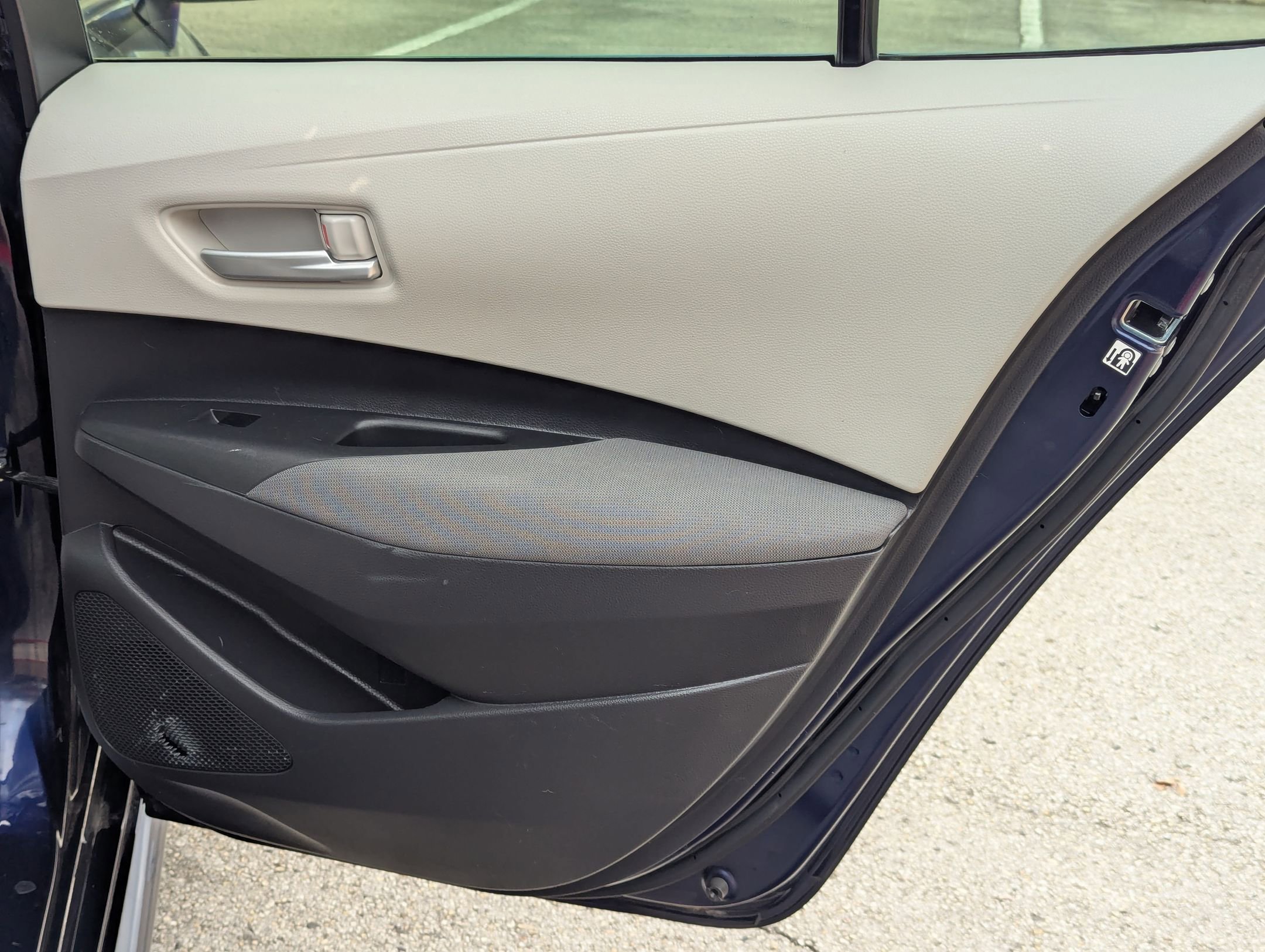 Used 2021 Toyota Corolla LE w/ Carpet Mat Package (TMS) image 26